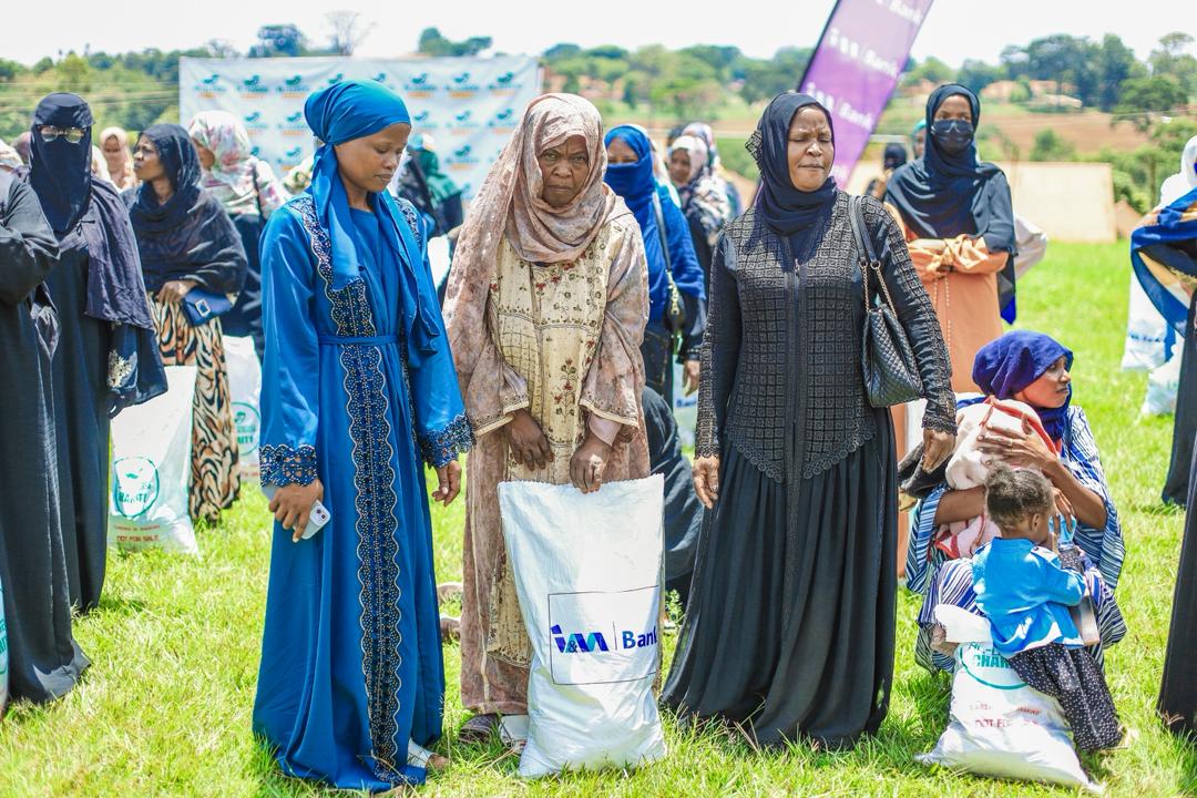I&M Bank donates Ramadan hampers to Muslim communities in Gayaza and Bweyogerere